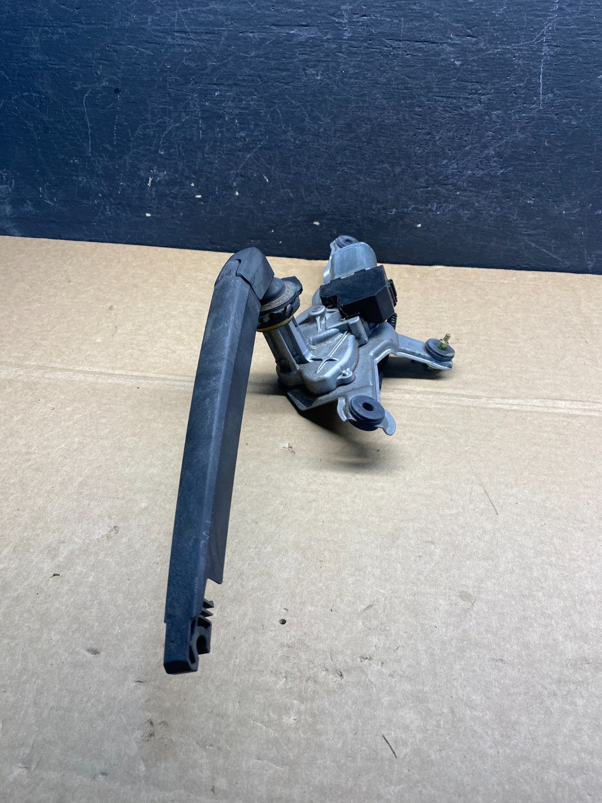 2004 to 2009 Lexus Rx350 RX330 Rear Liftgate Window Wiper Motor AF6882 DG2