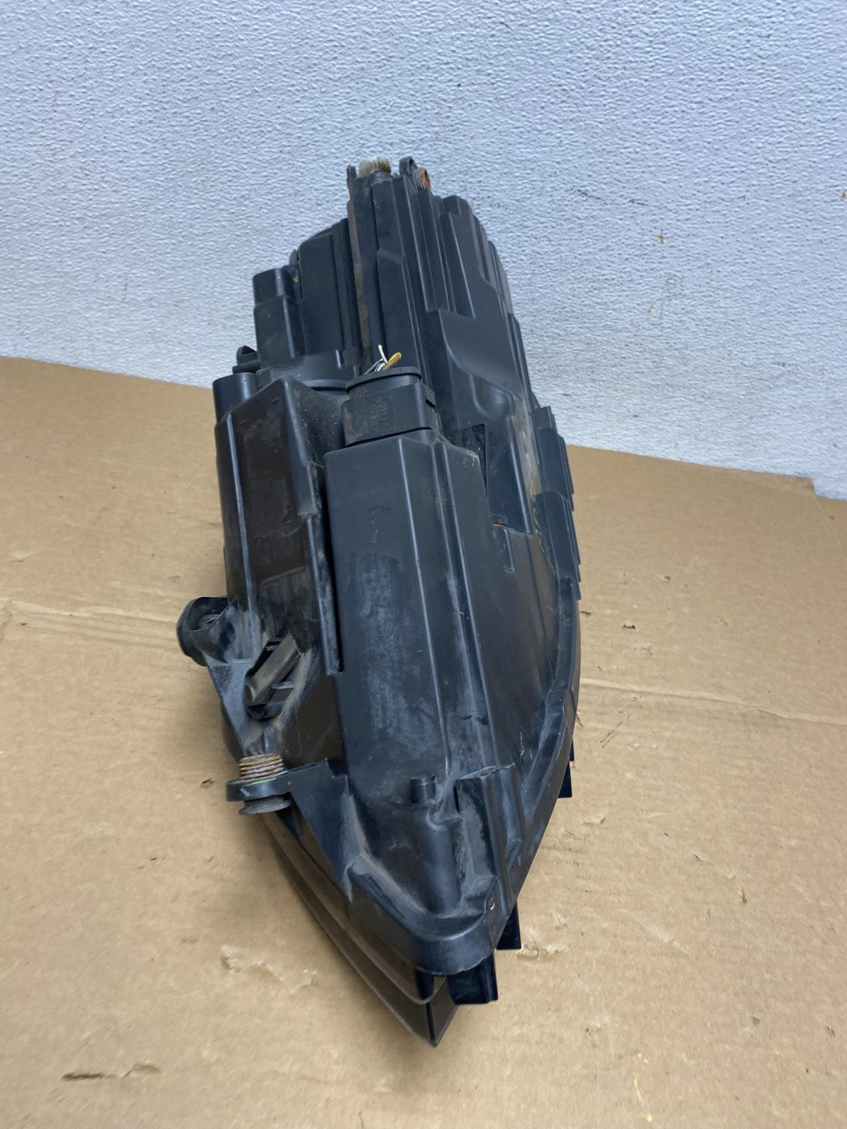 2011 to 2014 Volkswagen Jetta Right Passenger RH Headlight Halogen AD3877 DW7