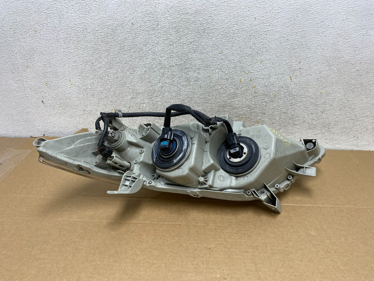 2010 - 2011 Toyota Camry Right Passenger RH Halogen Headlight AH7722 DW4