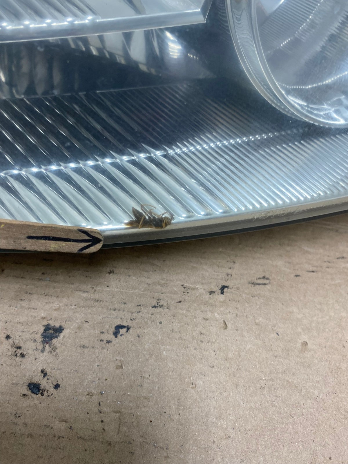 2004-2005 Toyota Sienna Right Passenger Halogen Headlight AF4472 LK5