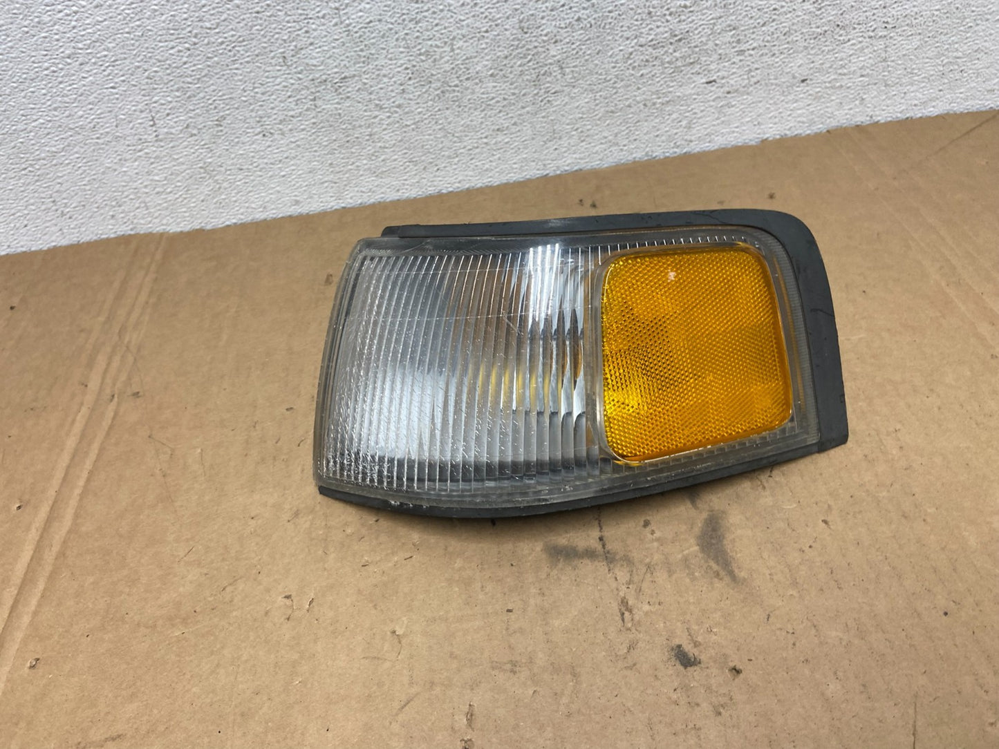 1996 to 1998 Mazda MPV Front Left Driver Side Turn Signal ad2734 DG0