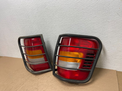 1999 - 2004 Jeep Grand Cherokee WJ Left+Right Side Set Tail Lights AE6785 DW1