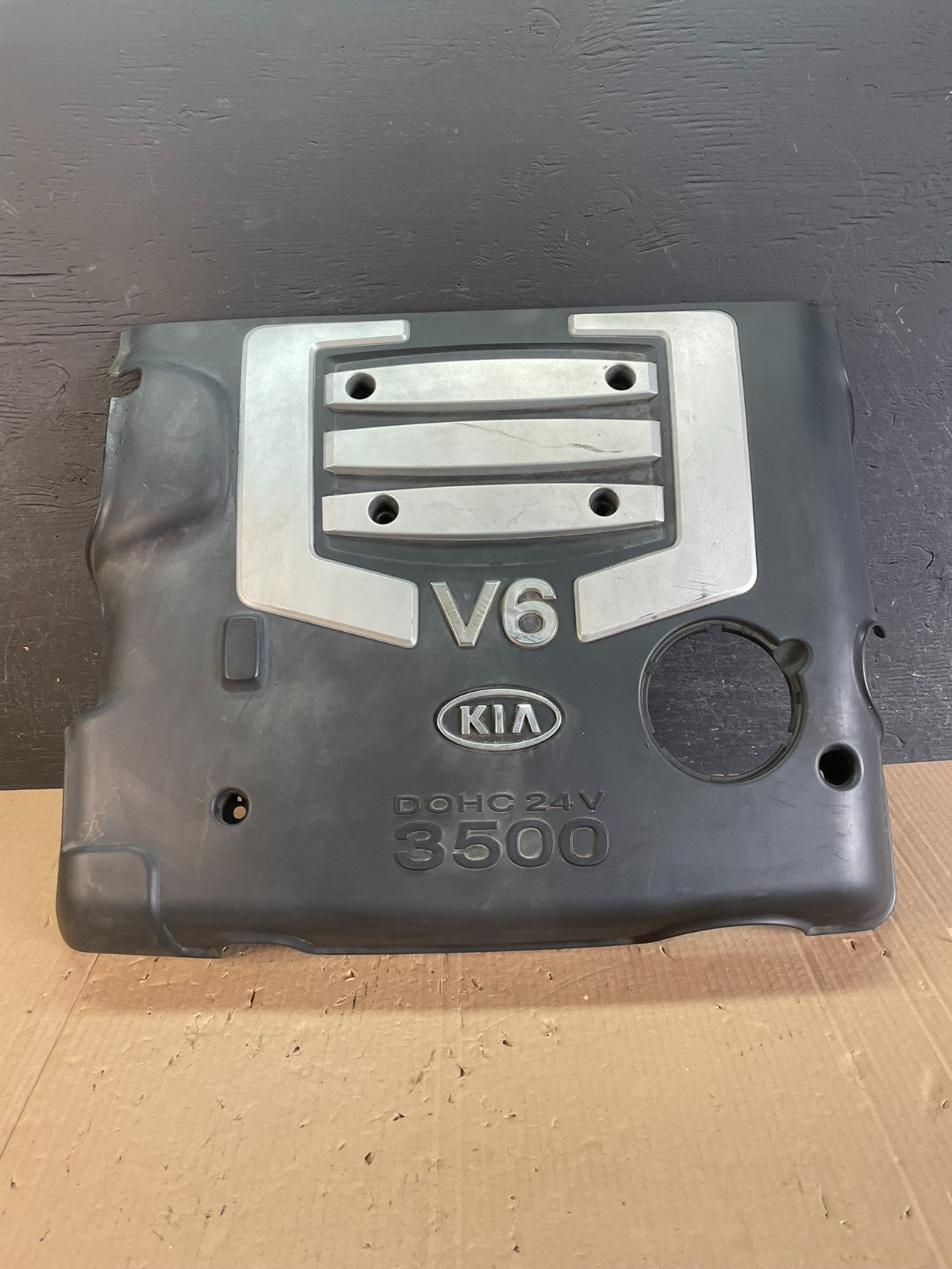 2003 to 2006 Kia Sorento 3.5L V6 Engine Motor Top Lid Cap Cover AD8718 DW0