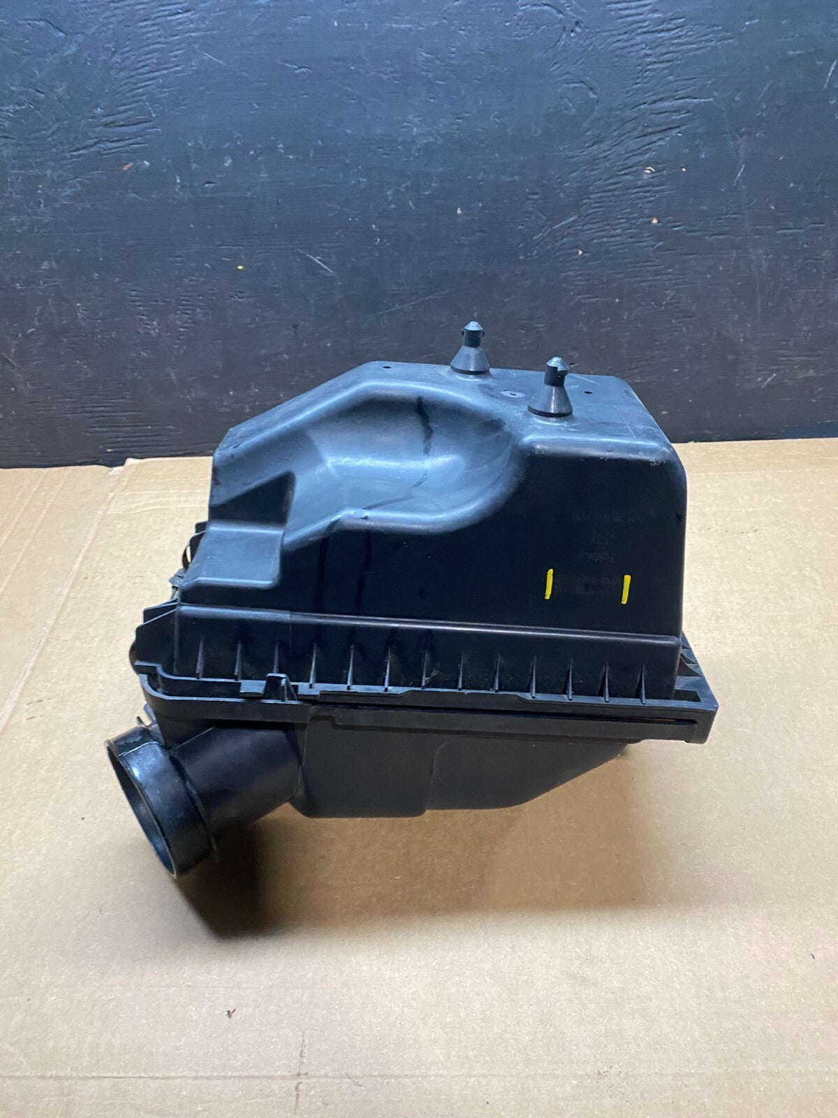 2007 to 2010 Lincoln MKX 3.7L Air Cleaner Box Resonator F69563