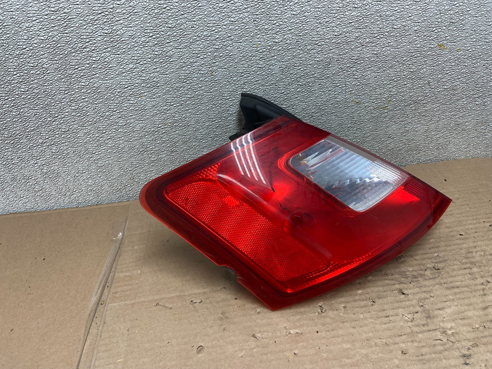 2010 to 2012 Ford Taurus Left Driver Lh Side Tail Light OEM AA9377 LK2