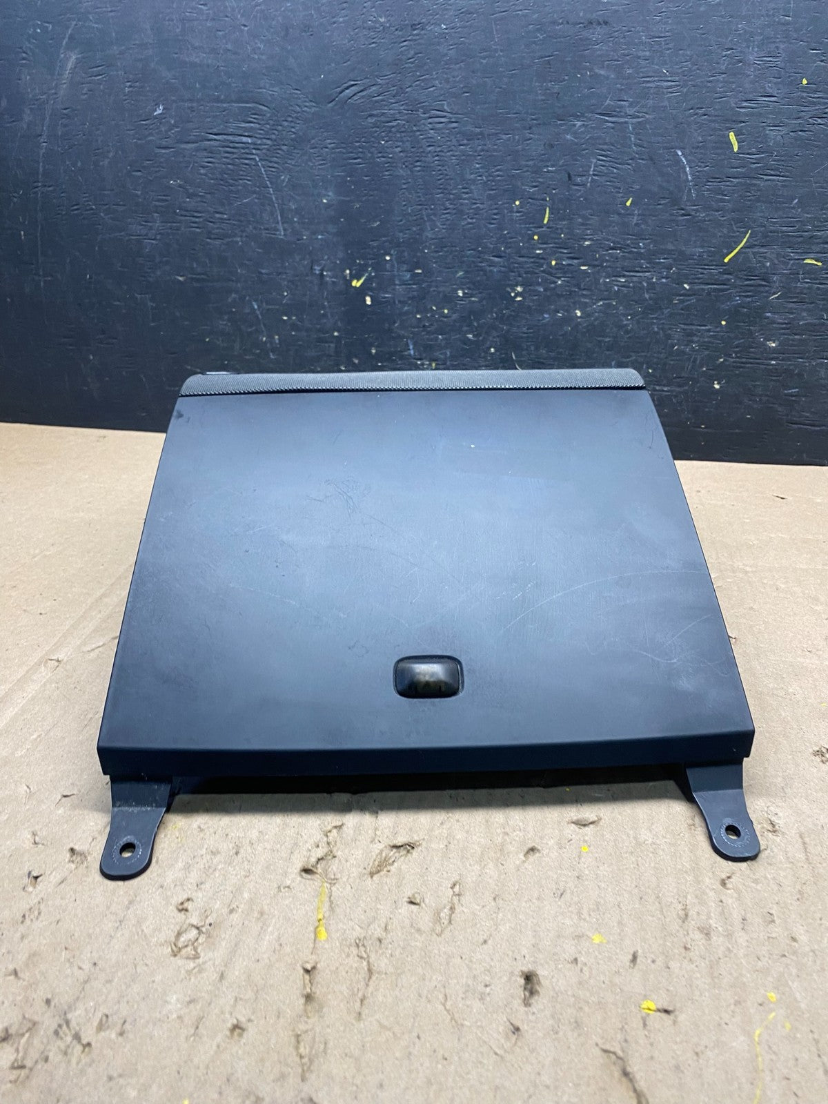 2015 to 2017 Lincoln Navigator Center Console Dashboard Air Vent Bezel R8891 DG3