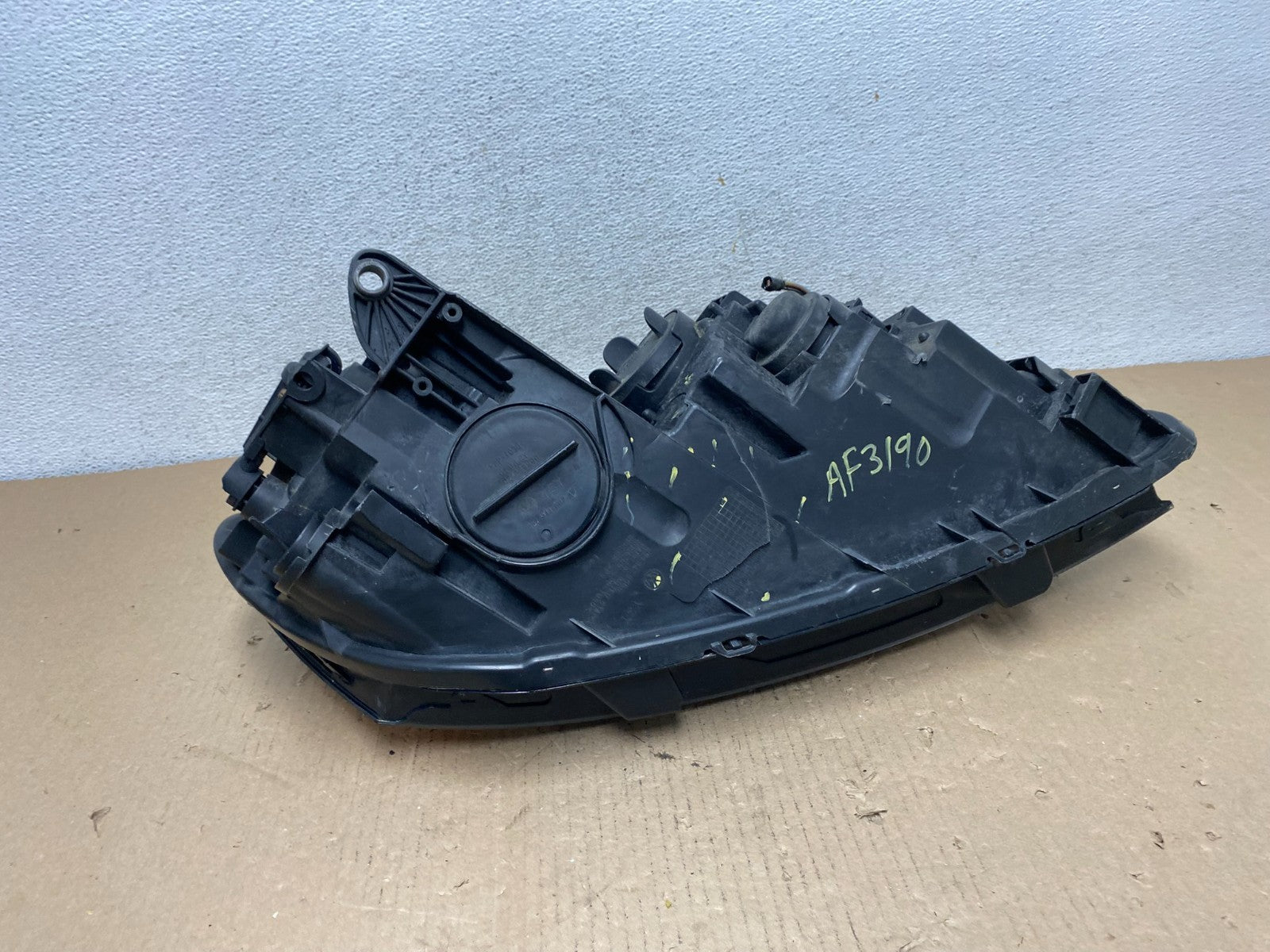 2012-2015 Volkswagen Passat Left Driver LH Side Halogen Headlight AF3190 DW7