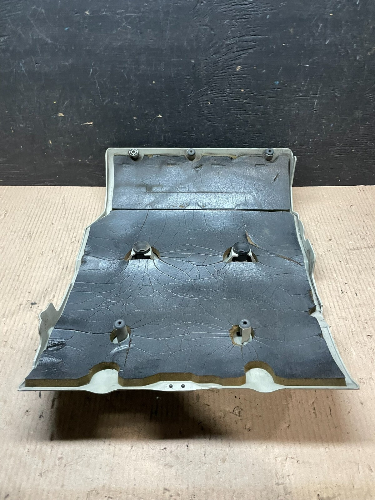 1997 to 2004 Cadillac Deville Seville Northstar Engine Motor Cover J3611 DG4