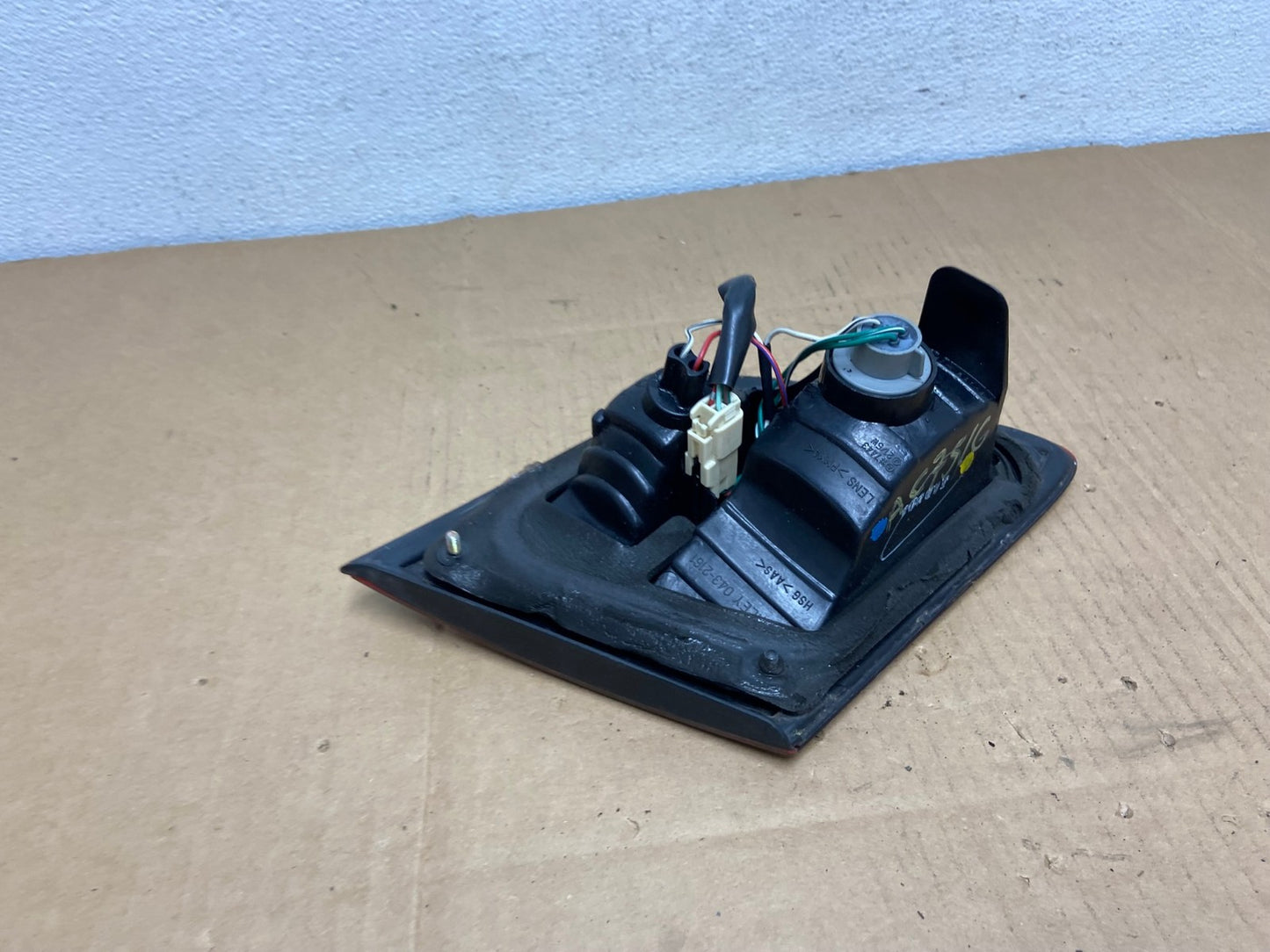 1998-1999 Toyota Avalon Right Passenger RH Side Inner Tail Light AC7516 LK4