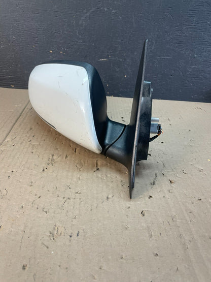 2010 - 2013 Kia Forte Sedan Right Passenger View Turn Signal Mirror AE0711 D1