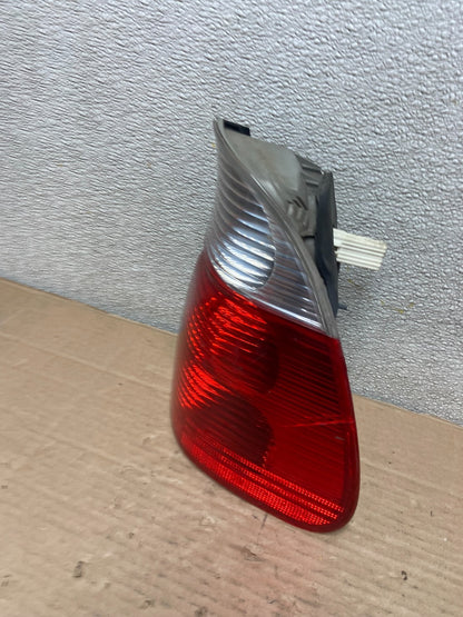 2004 2005 2006 BMW E53 X5 Right Passenger Rh Side Tail Light Oem AA9321 LK1