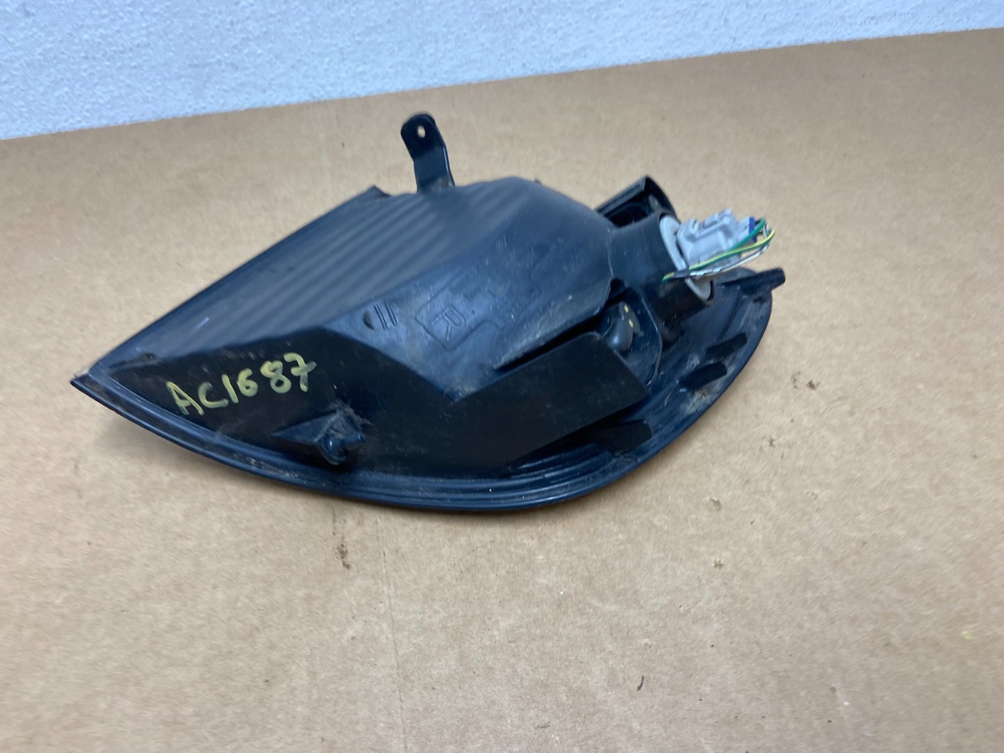 2001 to 2003 Toyota Sienna Turn Signal Right Passenger RH Lamp AC1687 DW4