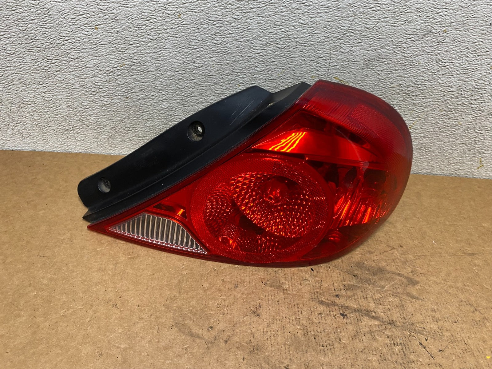 2002 to 2003 Kia Spectra Sedan Passenger Right Side Tail Light S6917 PS0
