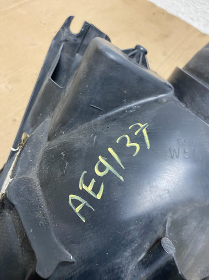 2005 - 2006 Mazda Tribute Right Passenger Rh Headlight AE9137 DW9