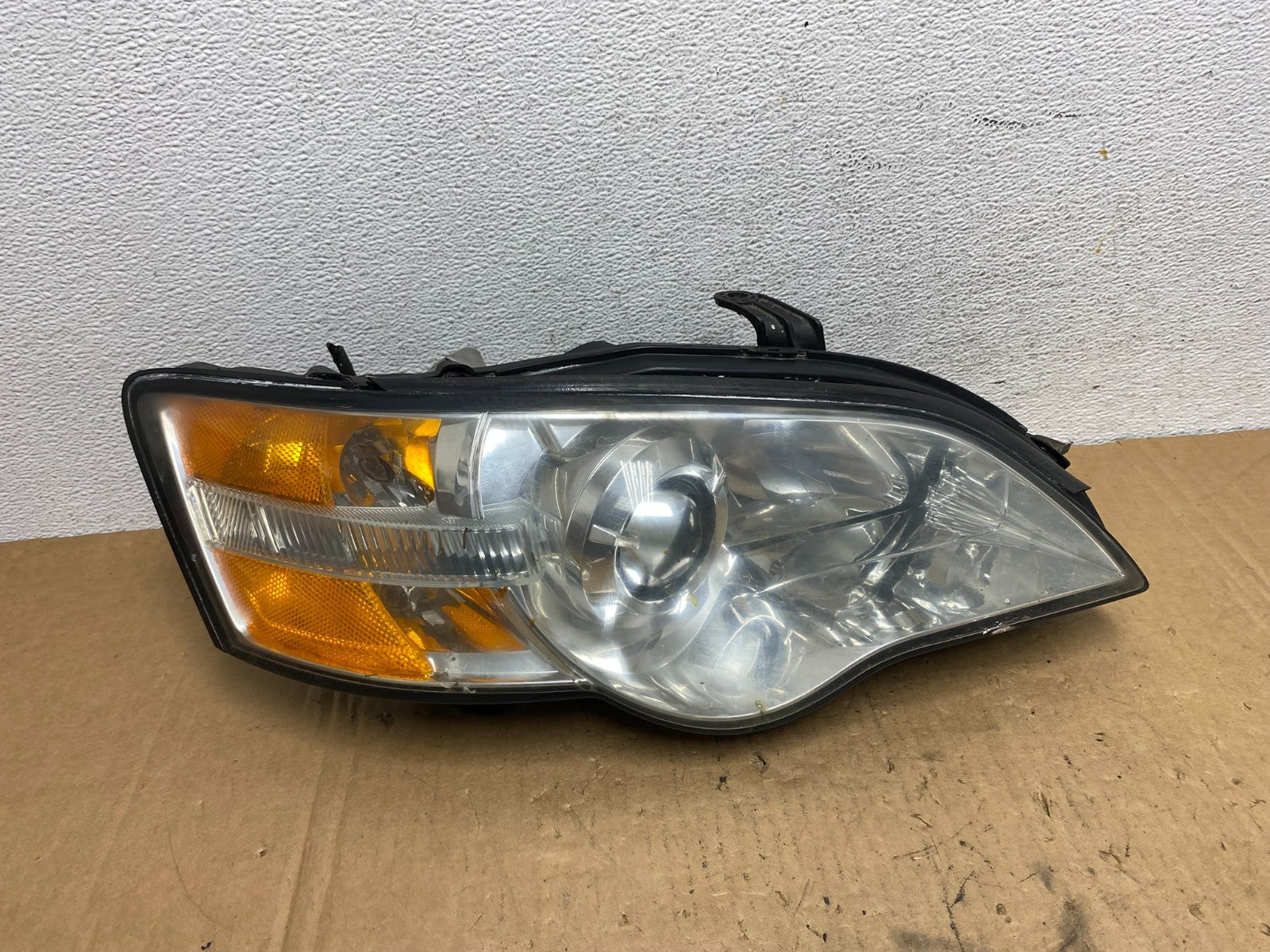 2006 to 2007 Subaru Legacy Right Passenger RH Side Headlight AD3177 DW0
