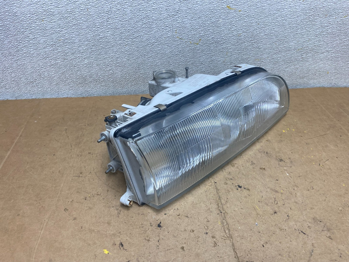 1994-1996 Infiniti Q45 Right Passenger Side Front Halogen Headlight X7269 DG2