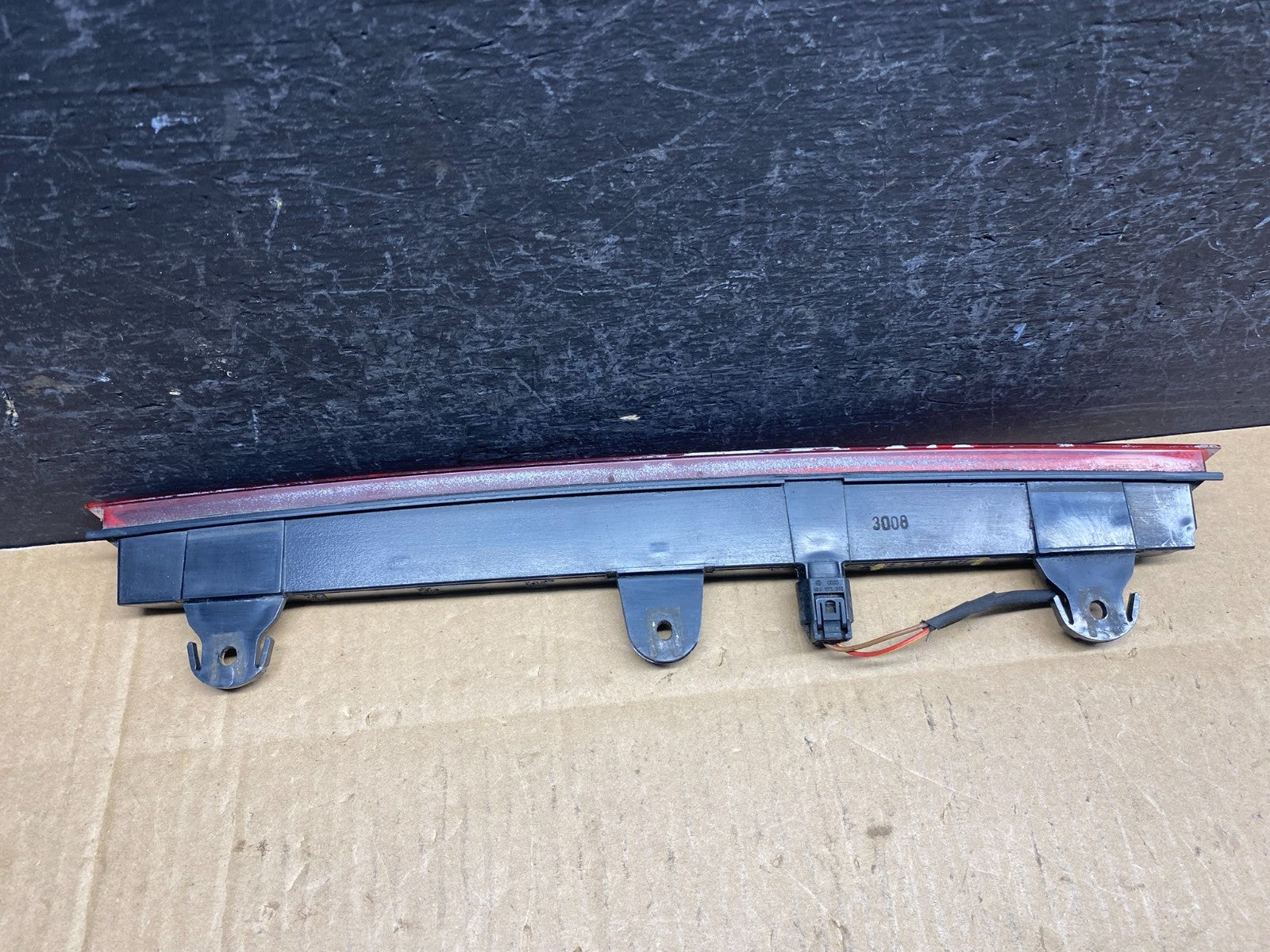 2007 to 2015 AUDI Q7 Rear Spoiler 3RD Third Brake Light AD5101 DG3