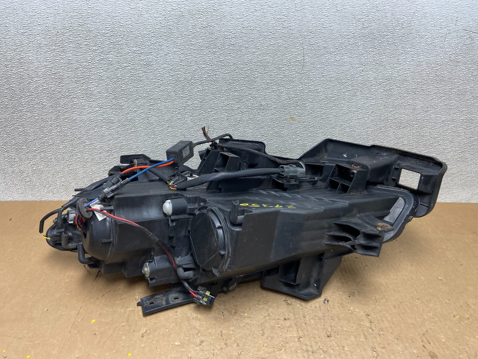 2013 - 2015 Mazda Cx9 Cx-9 Right Passenger RH Halogen Headlight Z9350 DW5