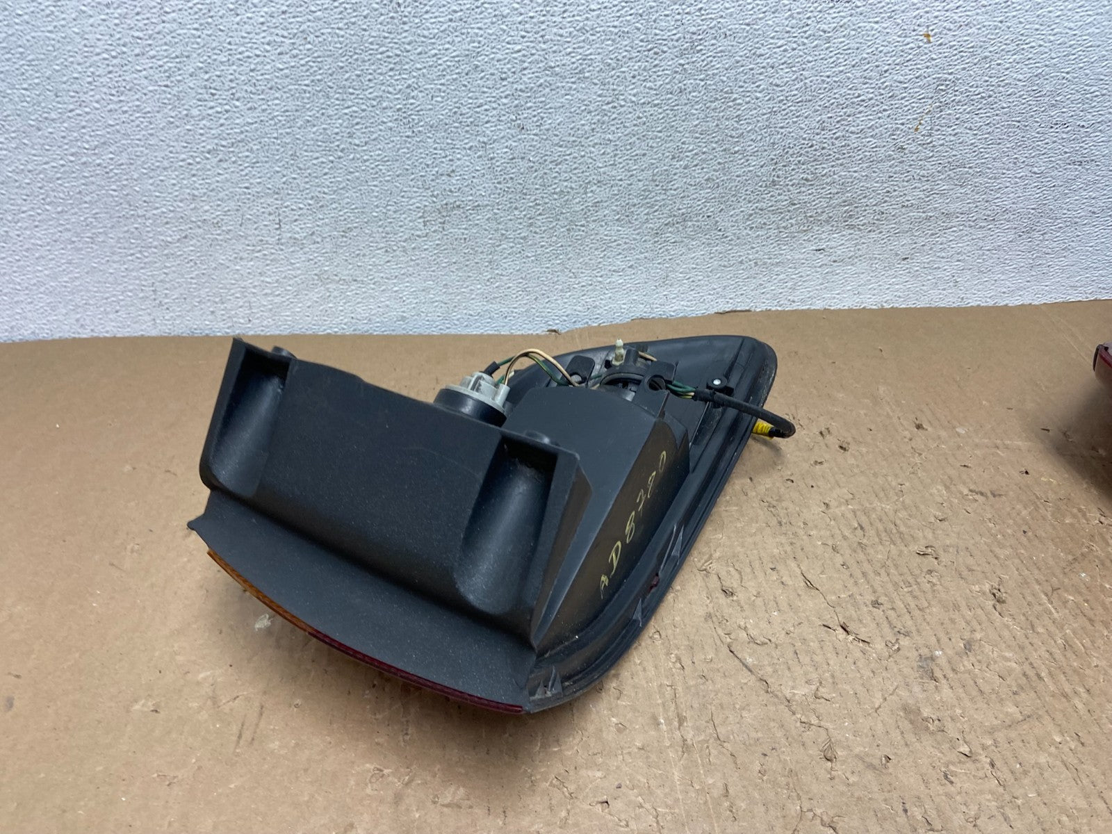 1998 1999 2000 Toyota Sienna Left Driver Tail light AD8780 DG6