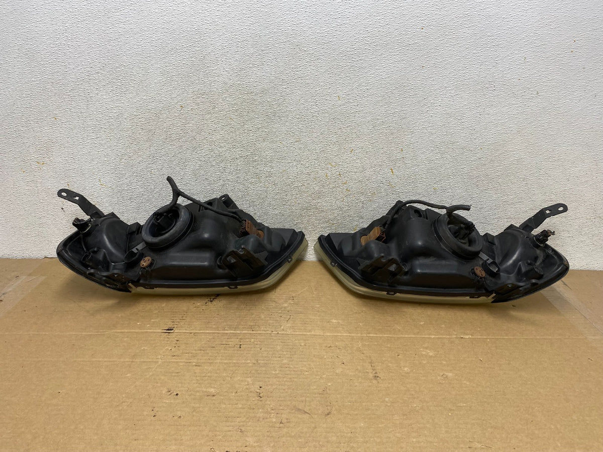 2005 to 2007 Mercury Mariner Left+Right Side Halogen Headlights AH7925 DW5