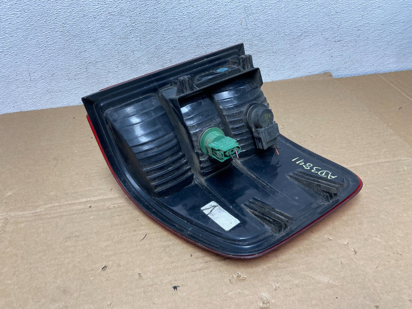 2004 to 2008 Ford F150 Flareside Right Passenger RH Side Tail Light AD3841 DW5