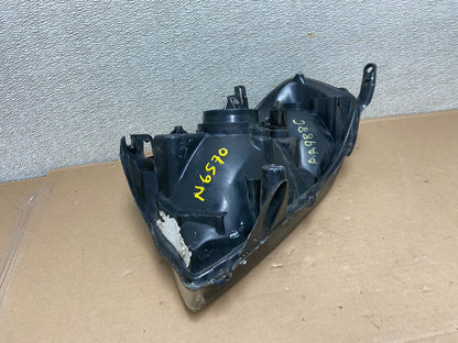 2005 - 2006 Mazda Tribute Right Passenger Rh Headlight Oem AA9886 DW7