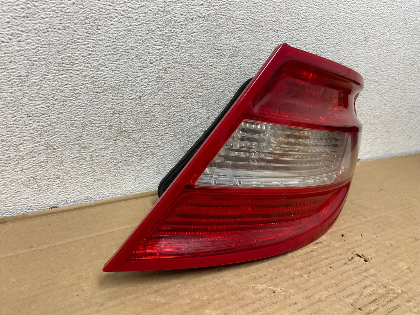 2008 2009 2010 2011 Mercedes C-Class Right Passenger Tail Light AG9253 LK2