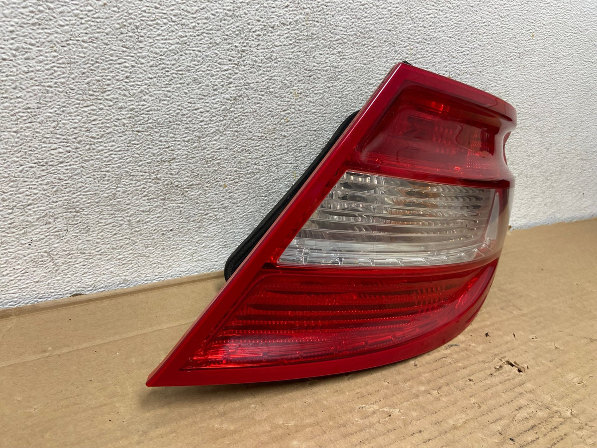 2008 2009 2010 2011 Mercedes C-Class Right Passenger Tail Light AG9253 LK2