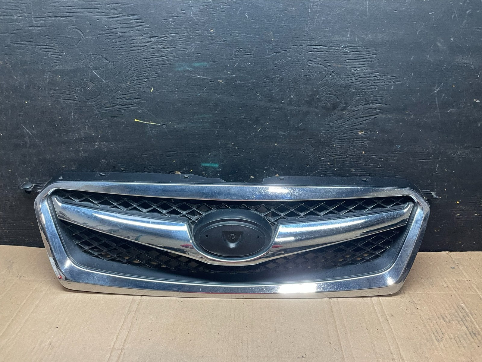 2010 to 2012 Subaru Legacy Outback Wagon Front Grill Grille V9301 DG0