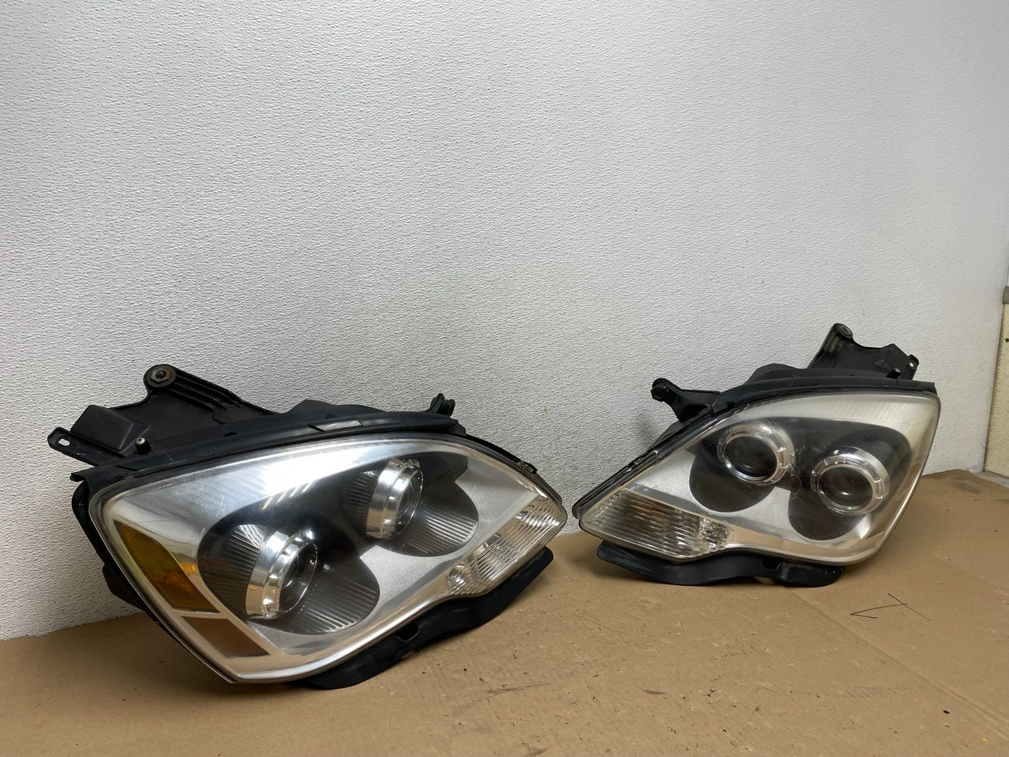 2007 to 2012 Gmc Acadia Halogen Headlights Left+Right Side AG4088 DW2