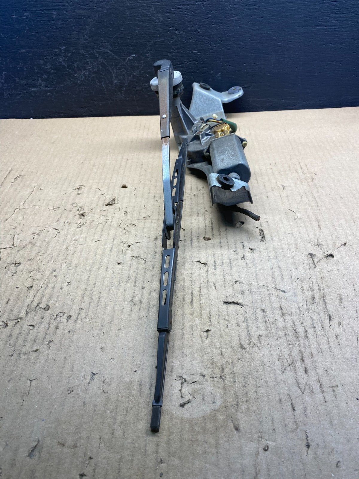 2000 to 2004 Subaru Legacy Wagon Rear Windshield Wiper Motor AC08362
