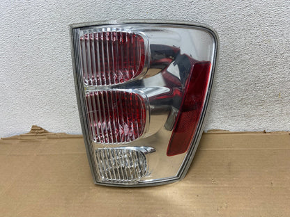 2005 to 2008 Chevrolet Equinox Right Passenger Rh Side Tail Light AG9174 LK0