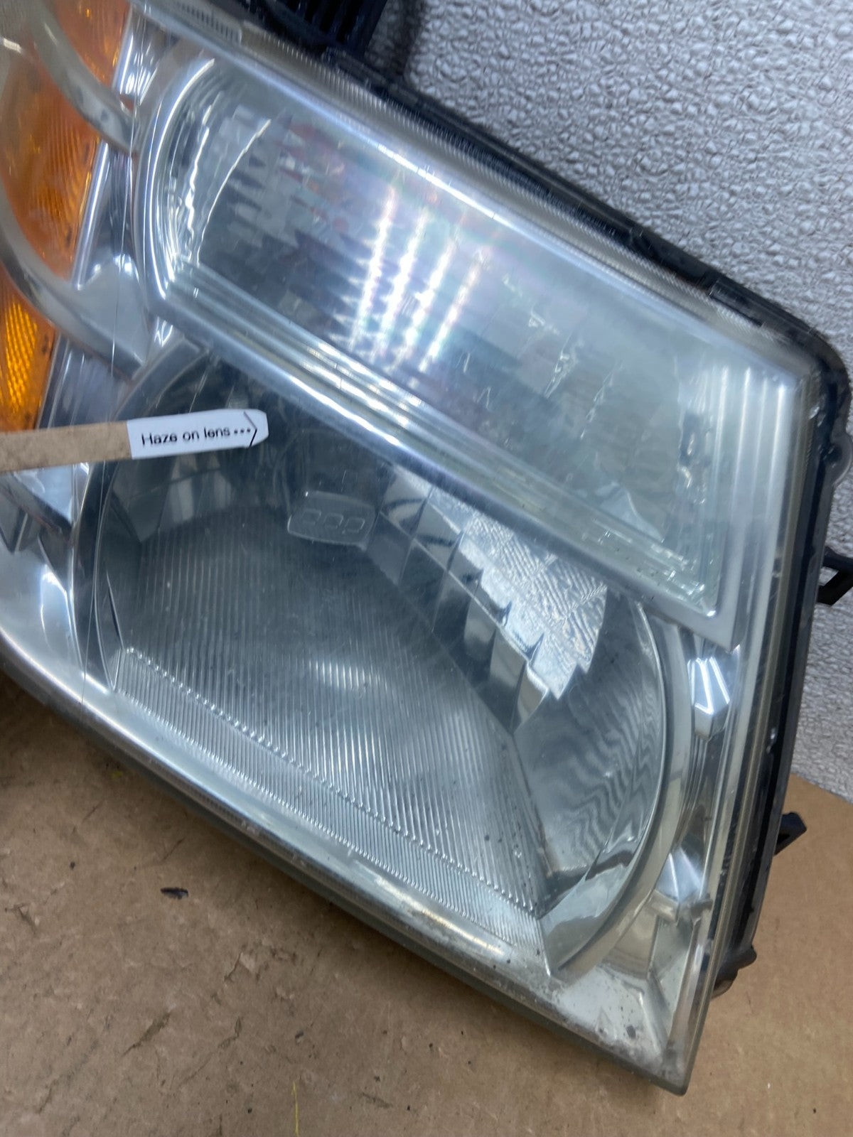 2008 to 2012 Nissan Pathfinder Halogen Headlight Right Passenger Z7652 DW4