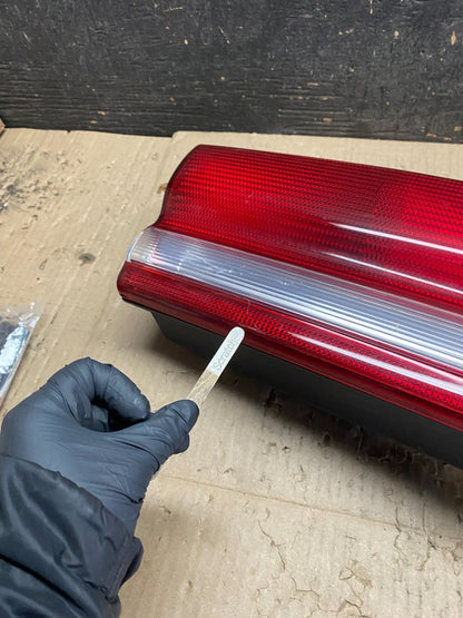 1993 to 1997 Chrysler Concorde Center Trunk Tail light X8226 DG7