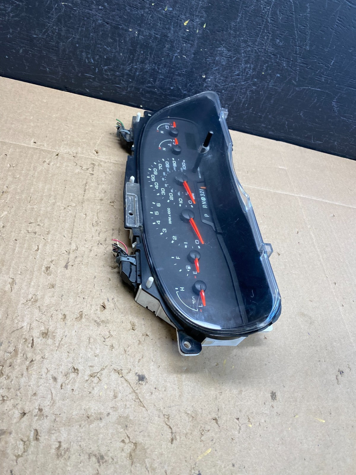 2006 Ford E350 Gauge Speedometer Cluster ac6764 DG1