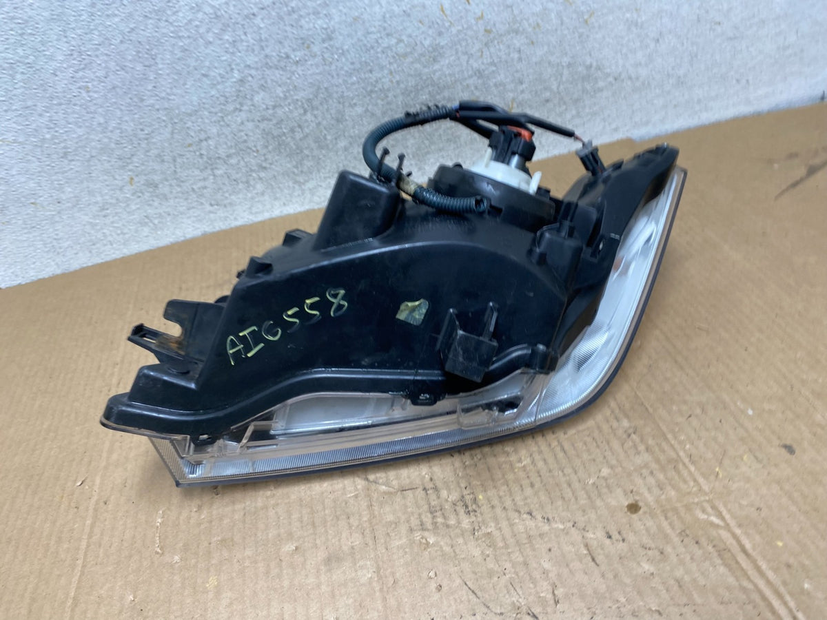 2008 to 2012 Nissan Pathfinder Halogen Headlight Right Passenger AI6558 DW7