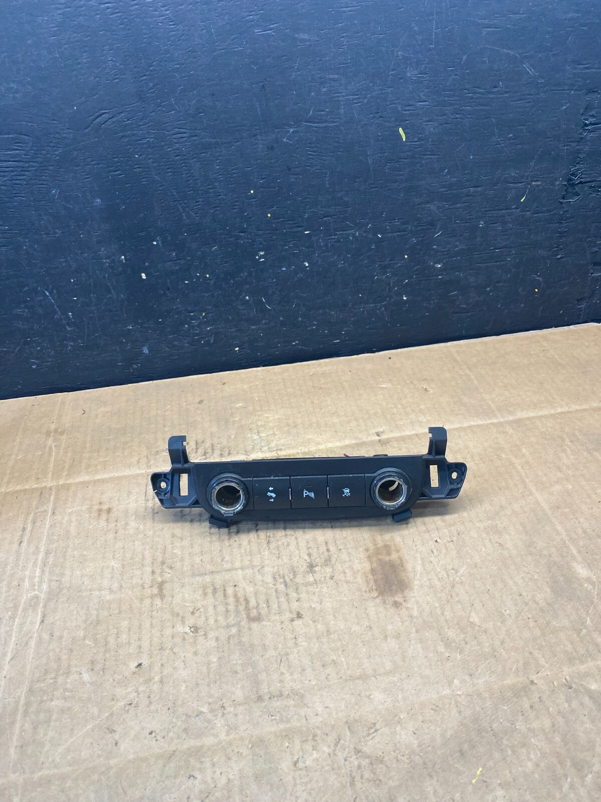 2007 - 2014 Chevrolet Tahoe Yukon Pedal Traction Control Switch OEM W9444 DG0