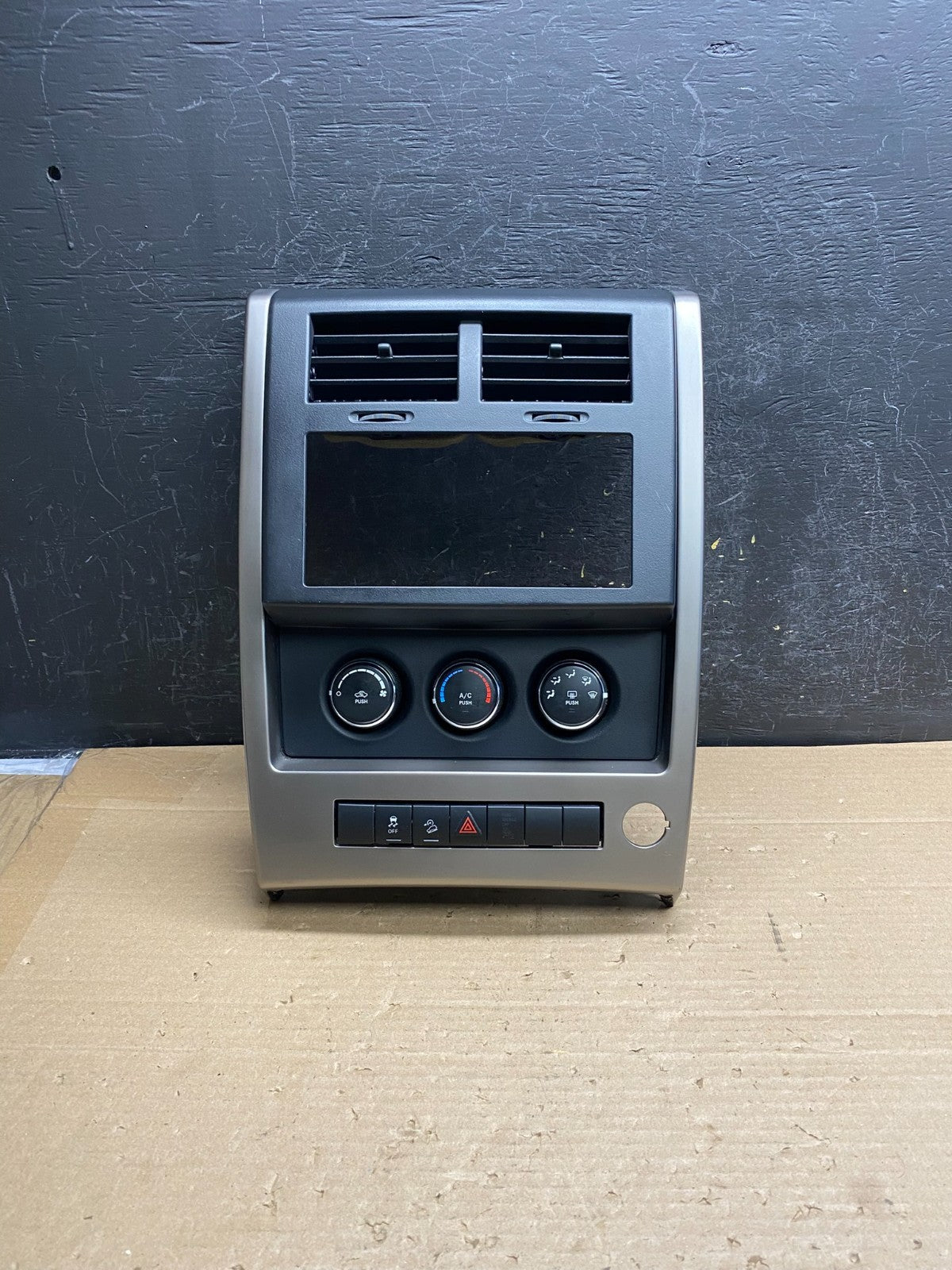 2008 to 2012 Jeep Liberty Dash Climate Temperature Control Radio Bezel AG6400 DG0