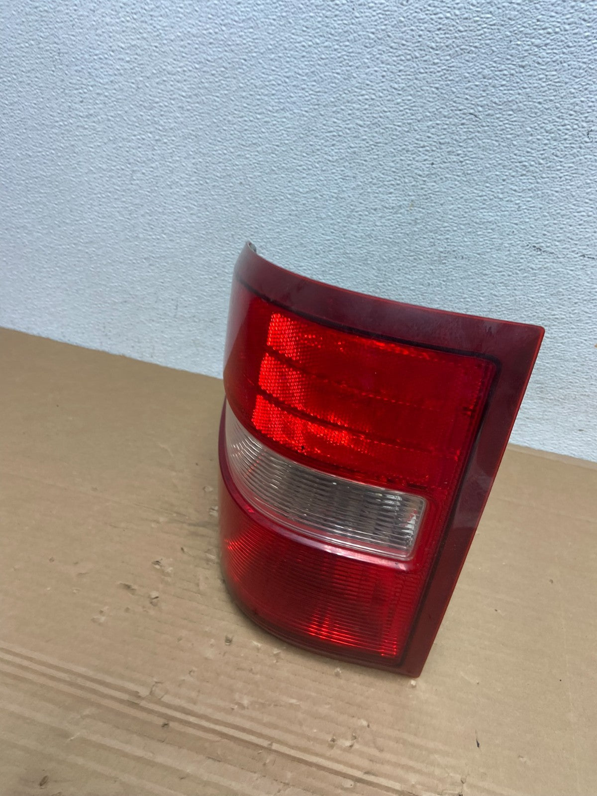 2004 to 2008 Ford F150 Flareside Left Driver LH Side Tail Light AD4192 DW1
