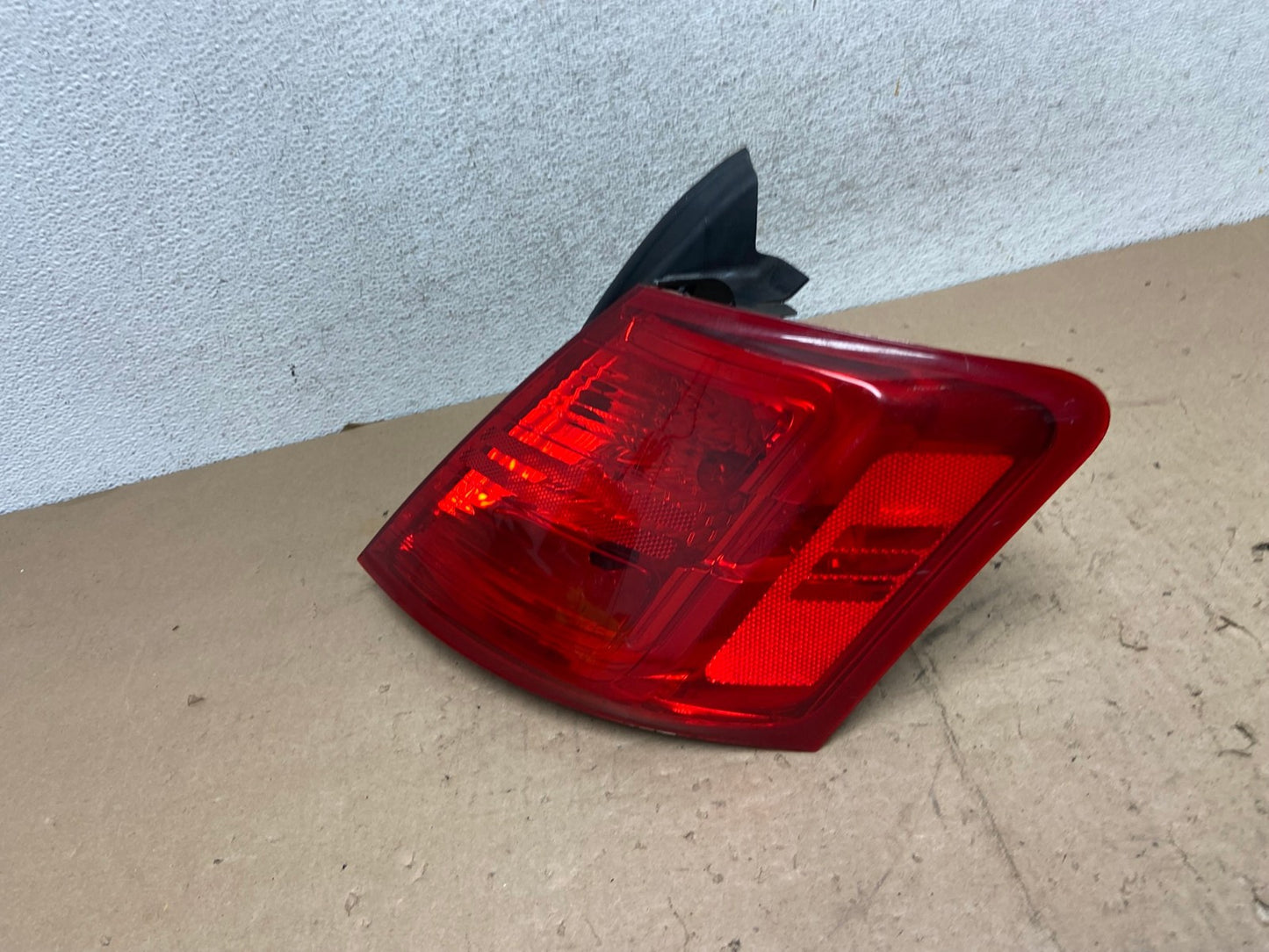 2014 to 2018 Ford Taurus Interceptor Right Passenger RH Tail Light AG5502 LK1