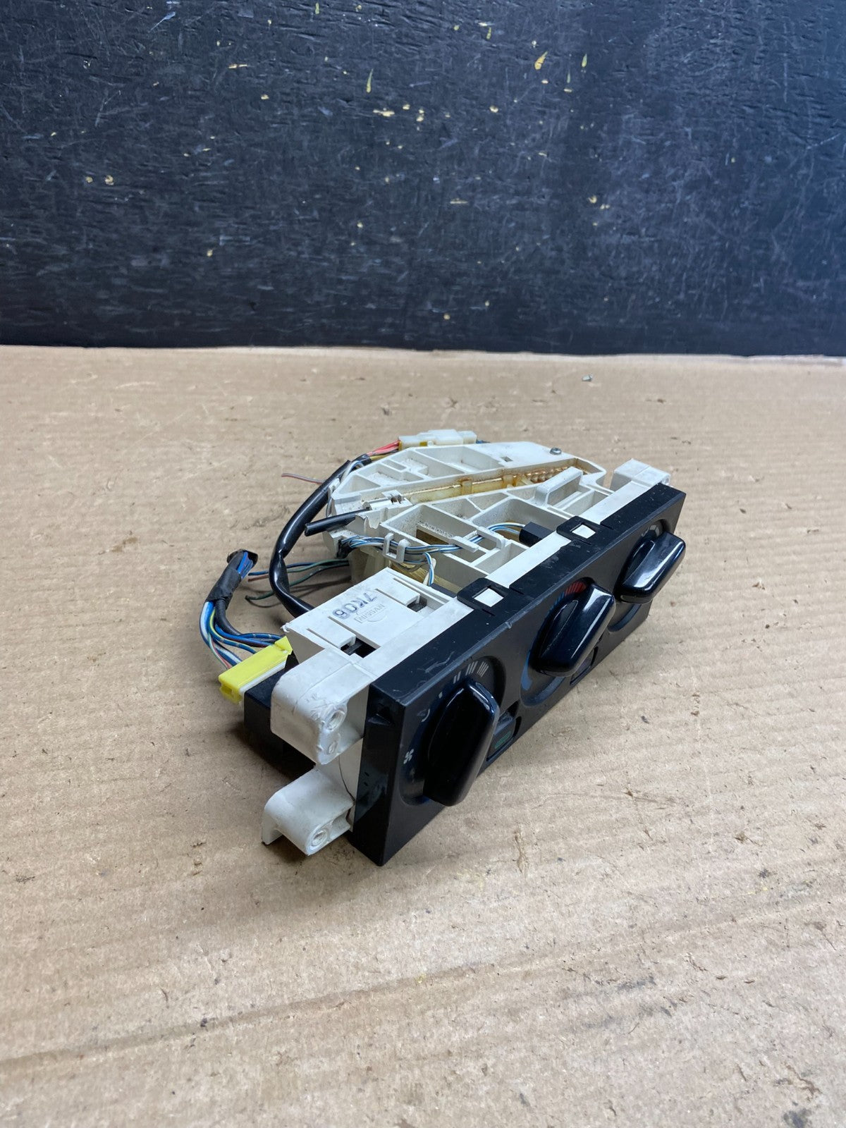 1996 to 2000 Nissan Pathfinder AC Heater Temperature Climate Control ah3708 DG1