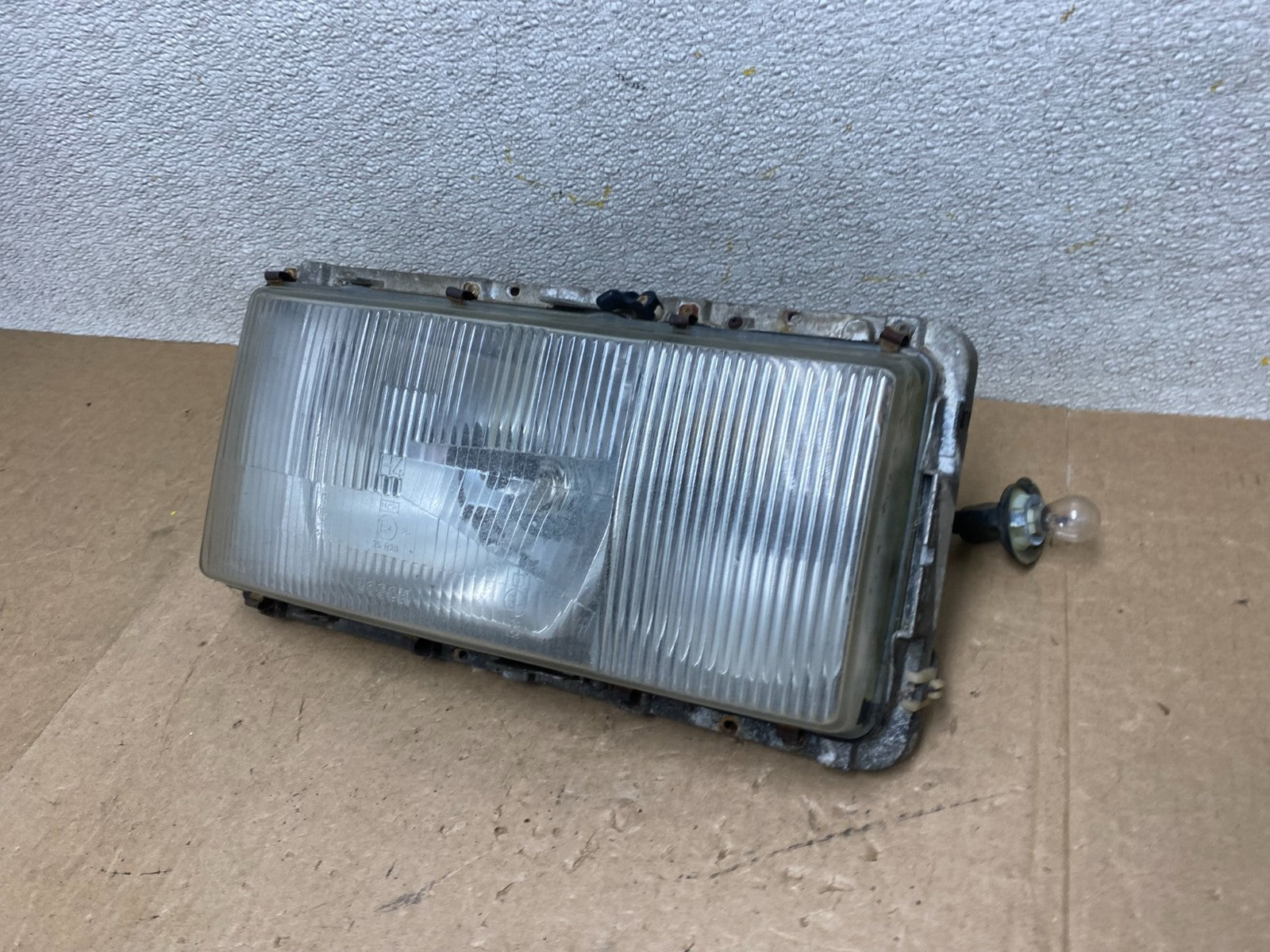 Mercedes W116 S-Class Left Driver LH Halogen Headlight OEM w8752 DG1
