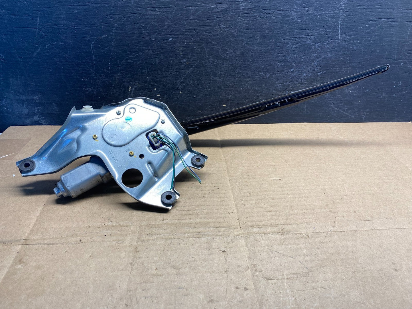 2010 to 2014 Subaru Legacy Outback Rear Wiper Motor AE82615