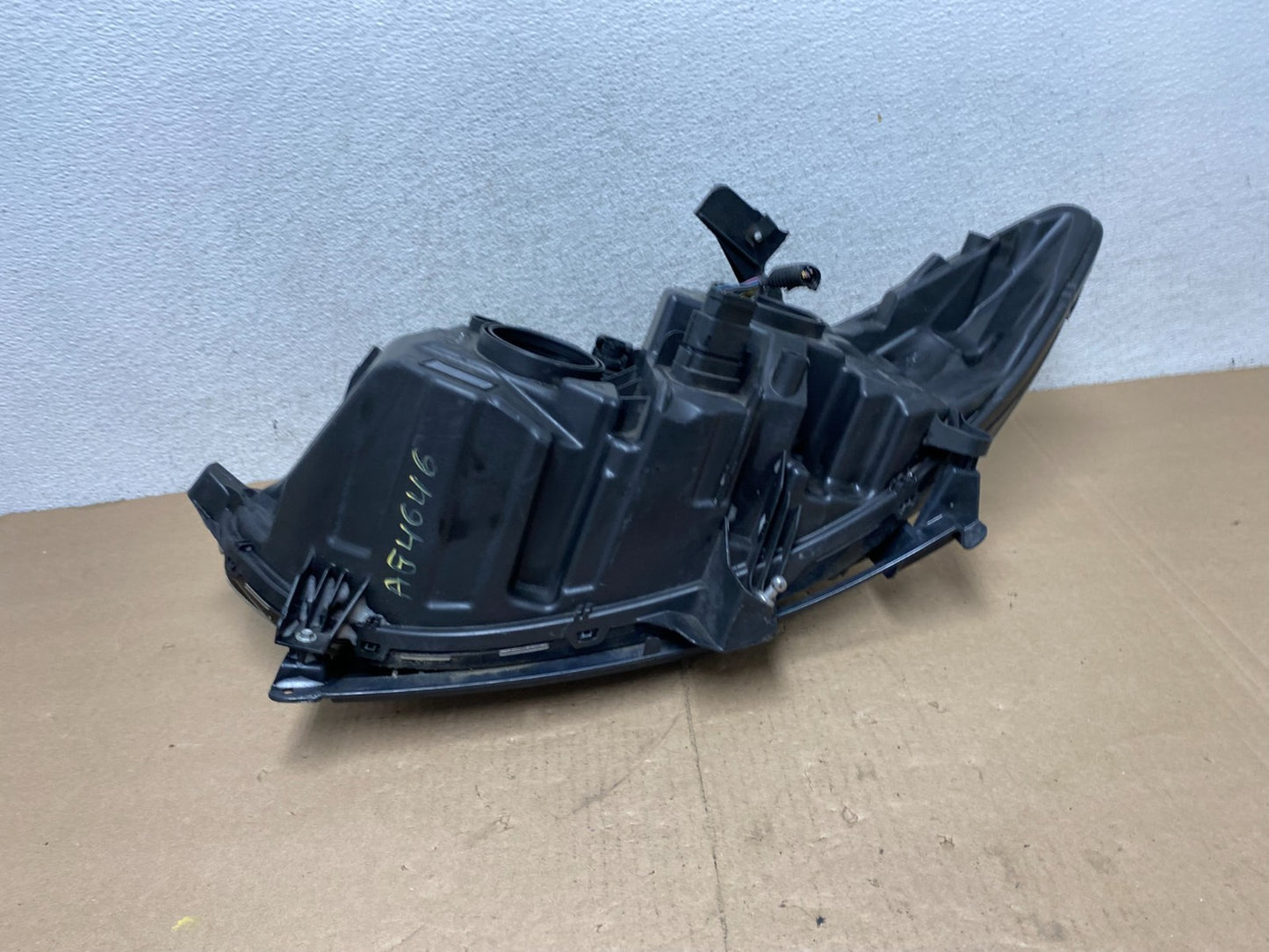 2013 to 2016 Ford Fusion Right Passenger Rh Side Headlight AG4646 DW7