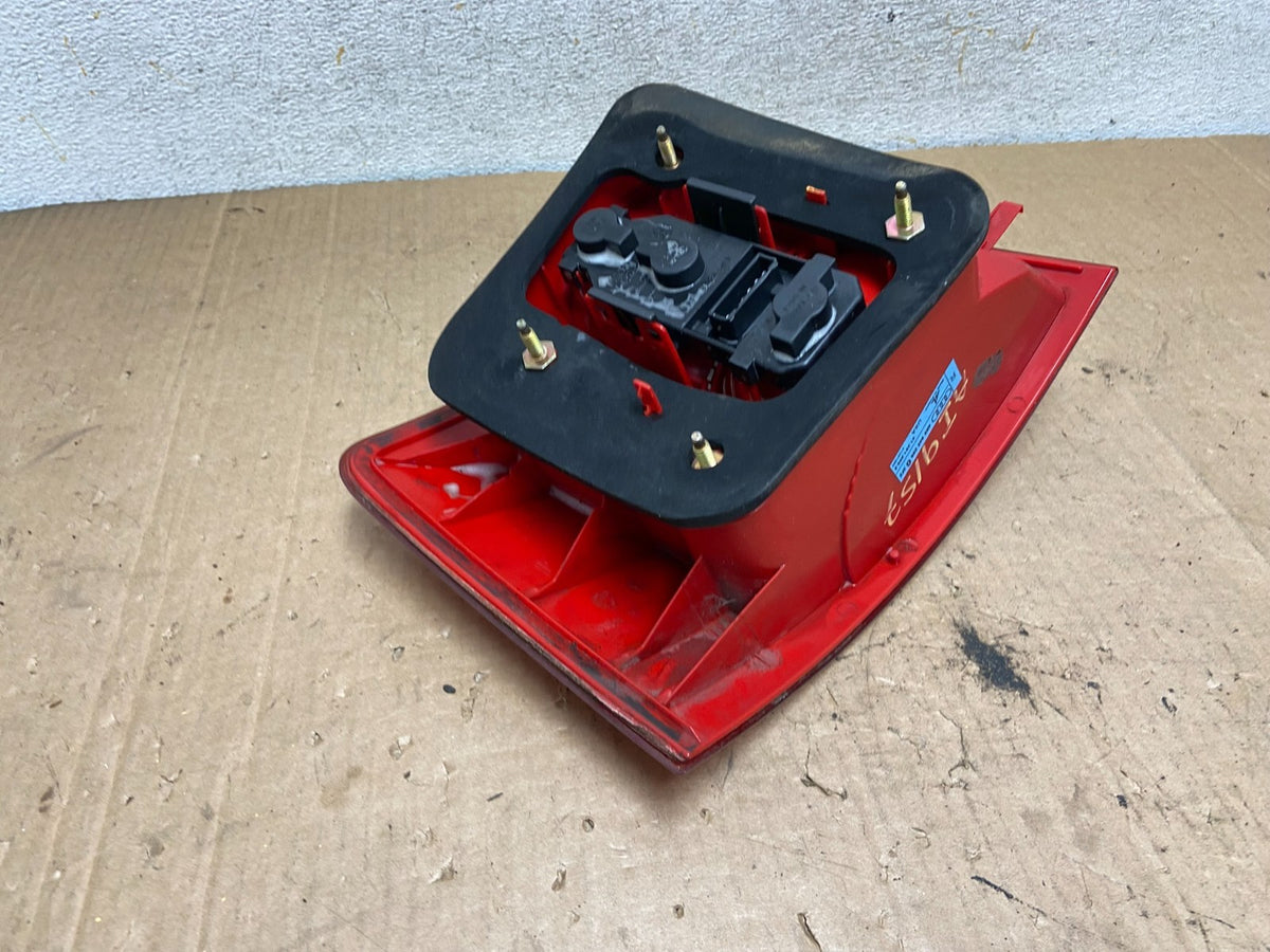 2001-2005 Audi A6 Wagon Right Passenger RH Side Tail Light AI9157 LK6