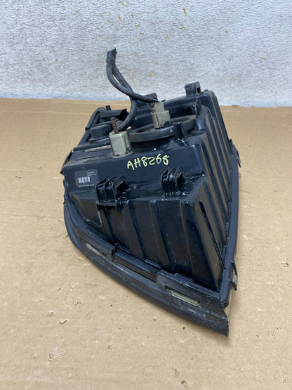 2006-2010 Mercury Mountaineer Right Passenger Rh Side Halogen Headlight AH82686