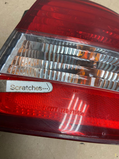 2000 2001 Lexus ES300 Outer Right Passenger RH Side Tail Light AG6674 LK3