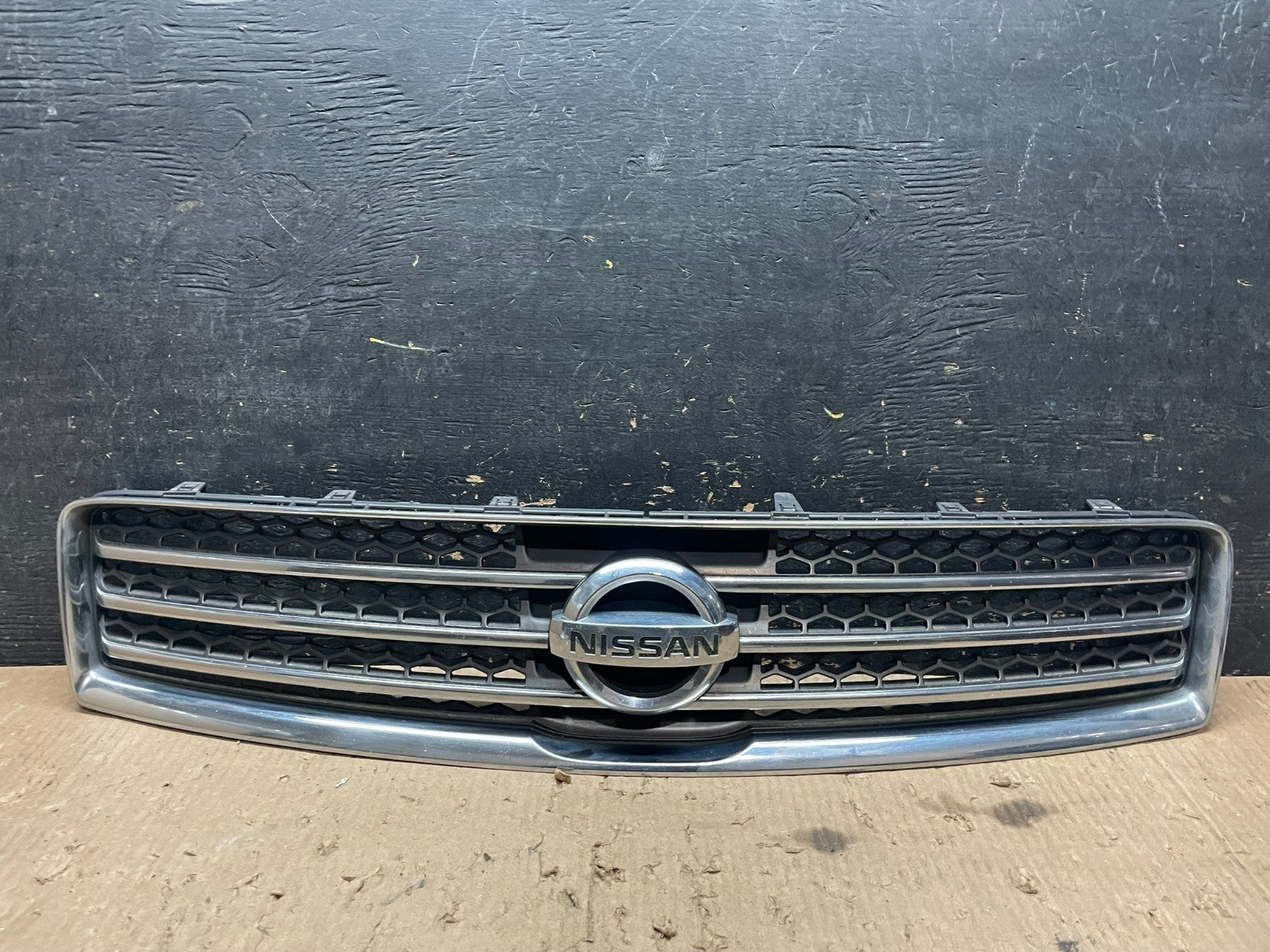 2009 to 2011 Nissan Maxima Front Upper Grill Grille 62070-9N00A Z5696 DG0
