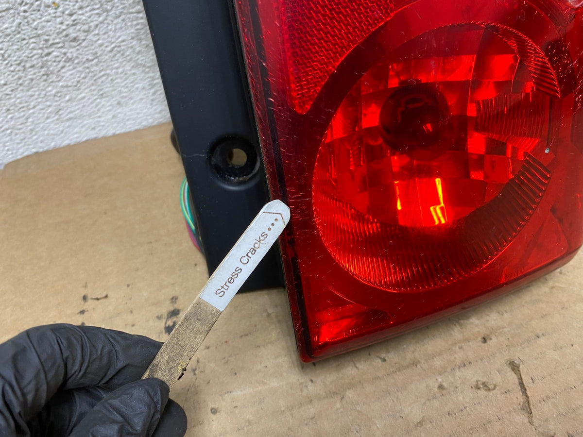 2005 to 2015 Nissan Xterra Right Passenger Rh Side Tail light AH7986 LK4