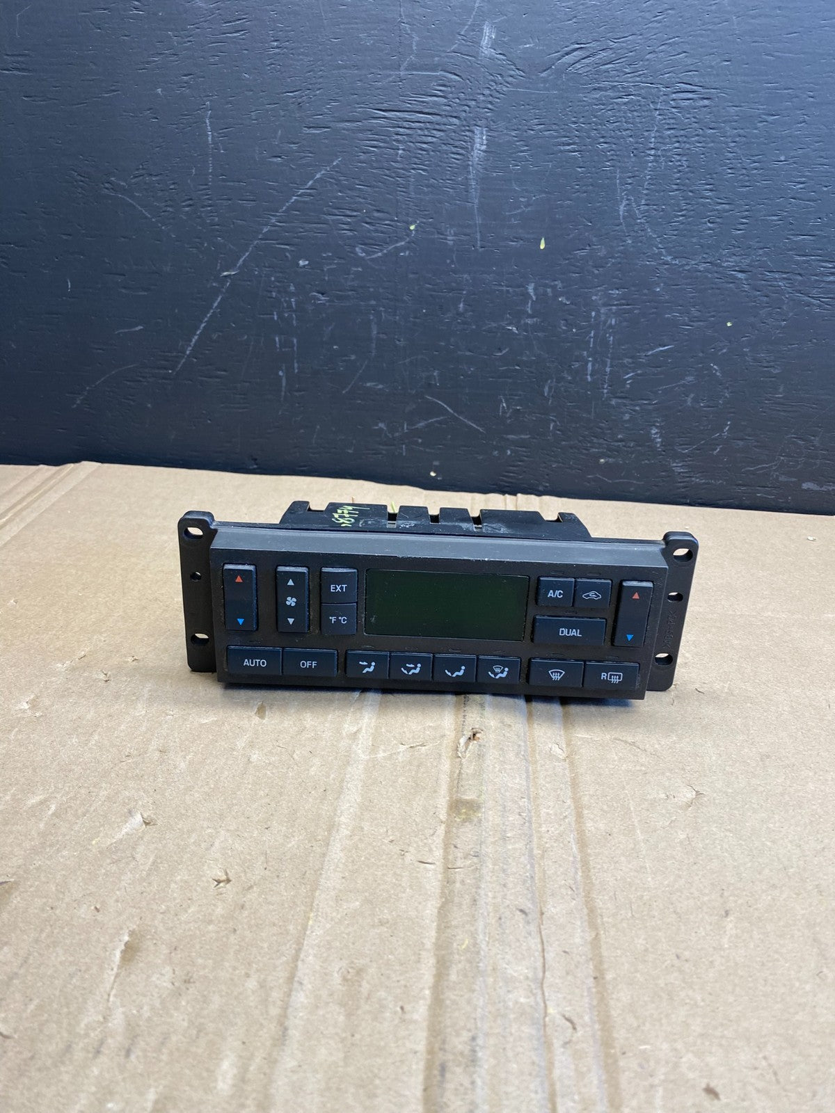 2003 to 2006 Lincoln Town Car OEM Climate Control Panel OEM ab8774 DG0